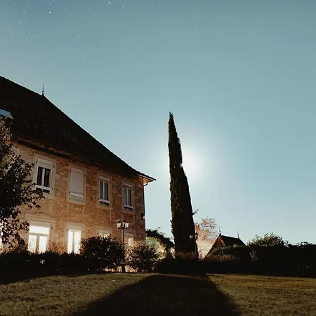 Luxury 5-star Mansion, Services Included, Swimming Pool, Tennis, Bowling Holiday home Les Nappes