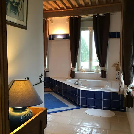Luxury 5-star Mansion, Services Included, Swimming Pool, Tennis, Bowling *