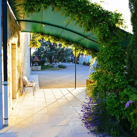 Luxury 5-star Mansion, Services Included, Swimming Pool, Tennis, Bowling Holiday home *