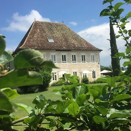 Luxury 5-star Mansion, Services Included, Swimming Pool, Tennis, Bowling Holiday home