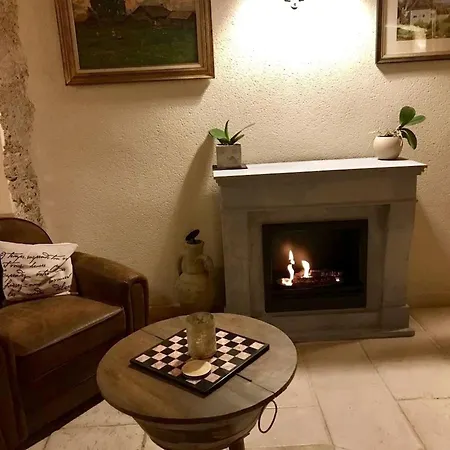 Luxury 5-star Mansion, Services Included, Swimming Pool, Tennis, Bowling Holiday home *