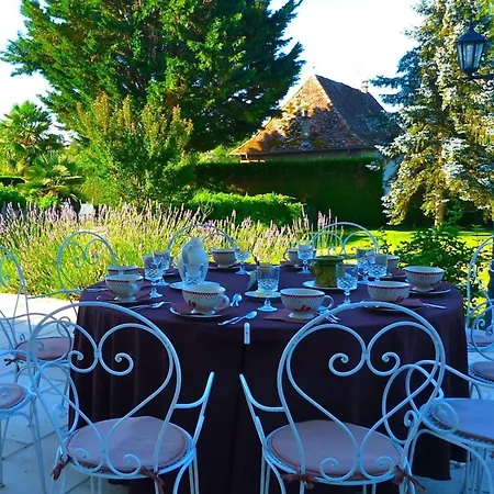 Luxury 5-star Mansion, Services Included, Swimming Pool, Tennis, Bowling Holiday home *