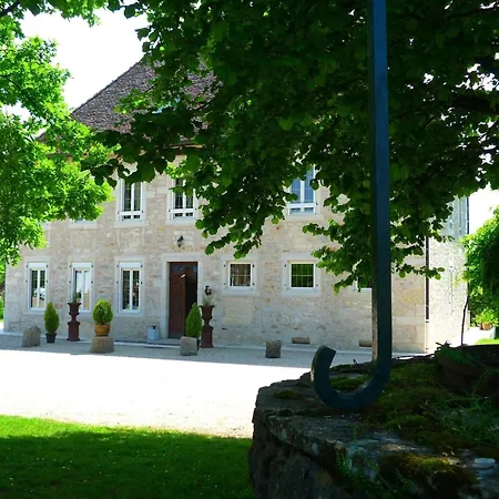 Luxury 5-star Mansion, Services Included, Swimming Pool, Tennis, Bowling Holiday home Les Nappes