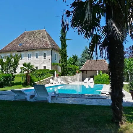 Luxury 5-star Mansion, Services Included, Swimming Pool, Tennis, Bowling Holiday home